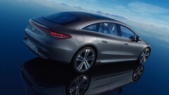 La Mercedes EQS elettrica non sta vendendo particolarmente bene in Cina, motivo per cui la casa automobilistica ha ora seguito Tesla tagliando i prezzi (Immagine: Mercedes)