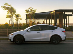 La Model Y in Pearl White (fonte: Tesla)