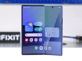 il teardown di iFixit indica che il Samsung Galaxy Z Fold 7 è molto difficile da riparare. (Fonte: iFixit)