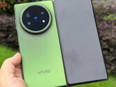 Vivo X Fold5 in uno dei tre colori di lancio. (Fonte immagine: via Shido Tatushiko)