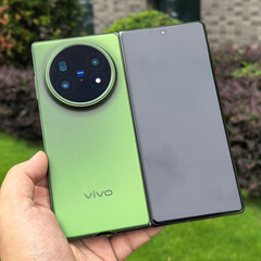 Vivo X Fold5 in uno dei tre colori di lancio. (Fonte immagine: via Shido Tatushiko)