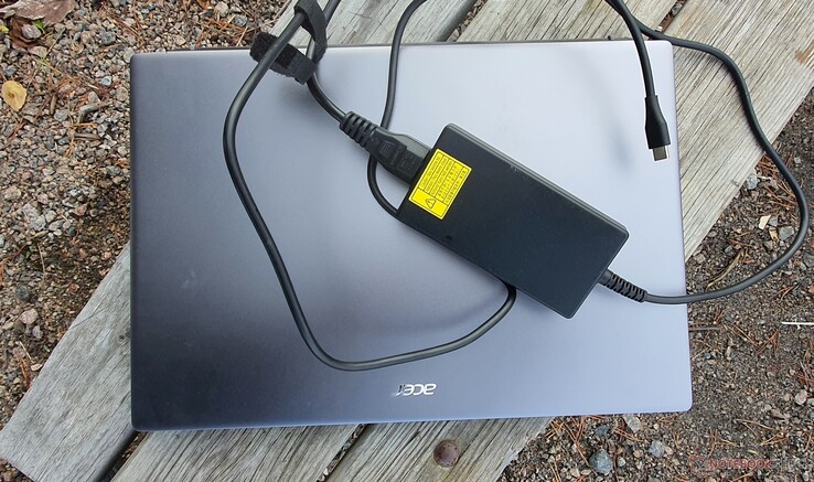 Il caricabatterie USB-C di Delta Electronics eroga 100 watt