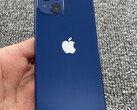 Un presunto prototipo Apple di un iPhone 13 mini conferma i rendering CAD che sono trapelati. (Fonte: Weibo)