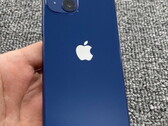 Un presunto prototipo Apple di un iPhone 13 mini conferma i rendering CAD che sono trapelati. (Fonte: Weibo)