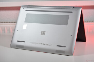 HP EliteBook 8 G1a 14: coperchio inferiore