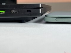 Il rigonfiamento e il supporto sono alti quasi quanto alcuni subnotebook.