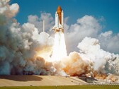 Il lancio dello Space Shuttle Challenger dal Complesso 39 (Fonte immagine: NASA via Unsplash; ritagliato)