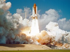 Il lancio dello Space Shuttle Challenger dal Complesso 39 (Fonte immagine: NASA via Unsplash; ritagliato)