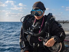 Il Descent X50i di Garmin (nella foto) sta ricevendo un nuovo aggiornamento stabile. (Fonte: Garmin)