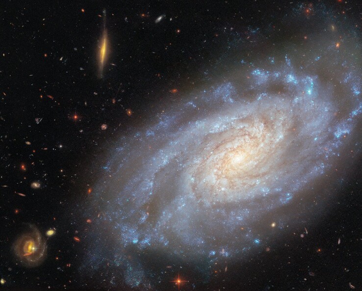 Immagine di NGC 3370 catturata da Hubble (Fonte immagine: ESA/Hubble, NASA, A. Riess e K. Noll)