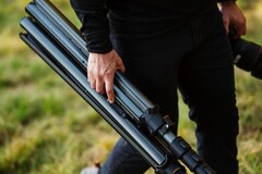 Due MagStand possono essere collegati l'uno all'altro per facilitare il trasporto