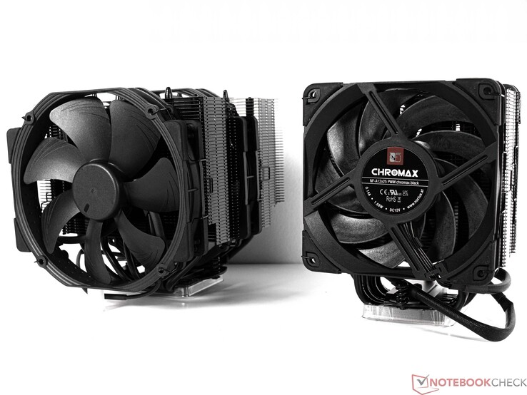 Noctua NH-D15 (a sinistra) e Noctua NH-U12A (a destra) nel Chromax Black Edition