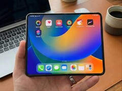 Rendering non ufficiale di iPhone Ultra/Fold.