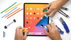 Il nuovo schermo dell&#039;iPad Pro ha passato più tempo del solito con l&#039;accendino. (Fonte: YouTube)