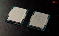 Intel Raptor Lake Core i9-13900 nella foto insieme ad Alder Lake Core i9-12900K. (Fonte: Expreview)