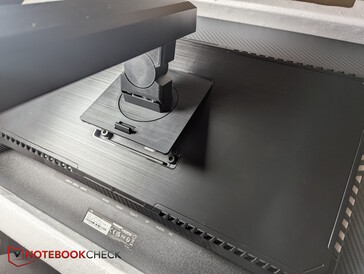 Si blocca in posizione, senza bisogno di viti