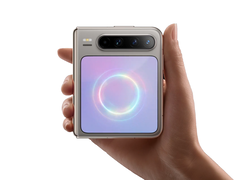 Un nuovo smartphone &quot;AI&quot;. (Fonte: Huawei)