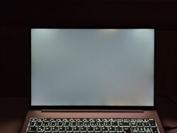 Effetto «backlight bleeding» (qui evidenziato)