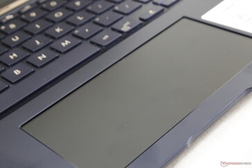 Il Multi-touch ScreenPad 2.0 matto sostituisce il tradizionale clickpad dell'UX533.