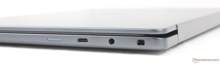 Corretto: USB-A 4.0 con DisplayPort 2.1 + Power Delivery, auricolari da 3,5 mm, Noble Lock