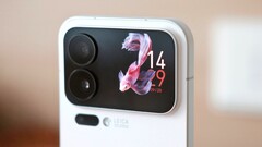 Non sappiamo ancora se Xiaomi includerà anche il display secondario nello Xiaomi 18 Pro, ma lo Snapdragon 8 Elite Gen 6 sembra essere scontato. (Fonte immagine: Weibo)