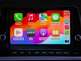 Schermata iniziale di CarPlay con le icone delle app sul touchscreen di una Kia