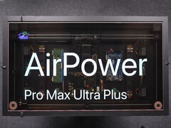 La scrivania di ricarica fai-da-te di HTX Studio, ispirata ad AirPower, che mostra l’hardware interno e il display trasparente.