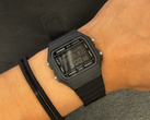 Il Casio F-B100W-1BJF (nella foto) al polso.