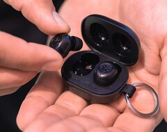 I JBuds Mini sono i più piccoli auricolari wireless di un grande marchio (Fonte: JLab)