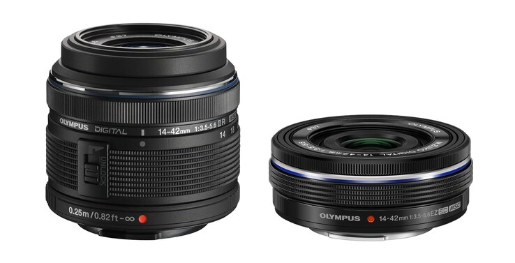 Oltre al 14 – 42 mm f/3,5 – 5,6 II (a sinistra), Olympus offre anche una versione compatta EZ del proprio obiettivo zoom in dotazione con il kit.