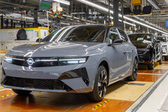 La prossima generazione di Opel Astra continuerà a uscire dalla linea di produzione della sede centrale di Rüsselsheim, mentre il marchio diventa sempre più dipendente dalla tecnologia cinese per lo sviluppo di nuovi veicoli elettrici.