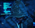 Una figura incappucciata che rappresenta la minaccia cybercriminale dietro la violazione dei dati di Carnival.