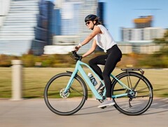 La Trek FX+ è una e-bike da città con una velocità massima di 20 miglia orarie (~32 km/h). (Fonte: Trek)