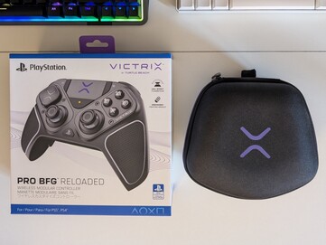 La confezione di Victrix Pro BFG Reloaded in una custodia da trasporto