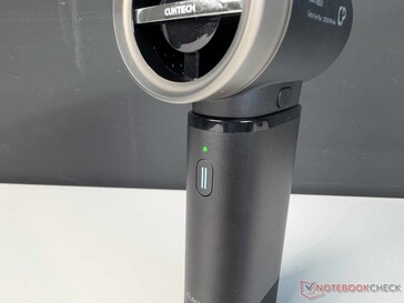 I due pulsanti e il LED di indicazione del livello della batteria