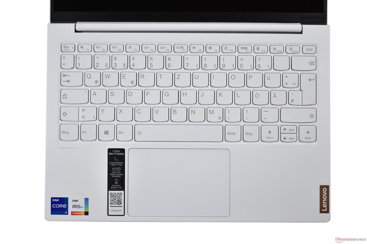 Lenovo Yoga Slim 7i Carbon: area della tastiera
