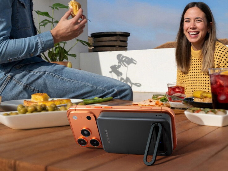 Il Rapid Mag 15W Qi2 Power Bank è dotato di un supporto integrato per l'utilizzo a mani libere. (Fonte: EcoFlow)