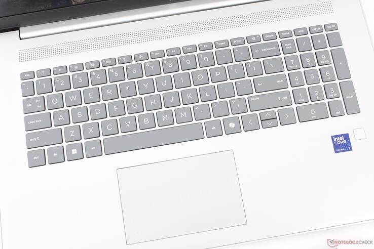 Sebbene il clickpad sia piccolo, appena 11 x 7,5 cm, la trazione e il feedback sono rispettivamente fluidi e scattanti