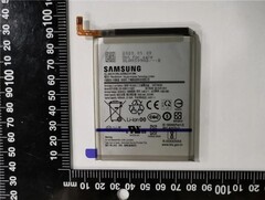 La batteria da 6000 mAh certificata dall&#039;ente giapponese (Image Source: Sammobile)