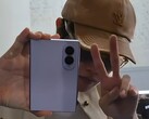 Il cantante dei BTS J-Hope è già stato avvistato mentre mostrava il Samsung Galaxy Z Fold8 davanti alla telecamera.