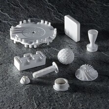 Campioni di pezzi stampati con Alumina 4N (Fonte: Formlabs)