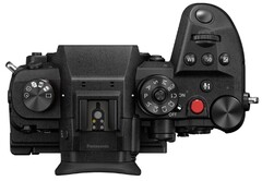 Fotocamera mirrorless Panasonic Lumix GH6 - vista dall&#039;alto (Fonte: Panasonic)