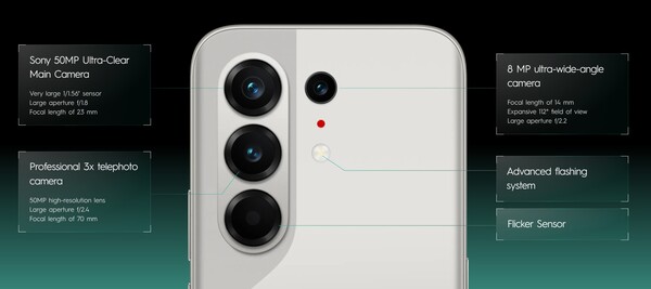 Tecno Camon 50 Pro 4G è dotato di una fotocamera con teleobiettivo per distinguersi dal modello non Pro.