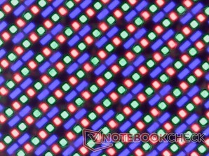 Array di subpixel OLED con un'uniformità di luminosità superiore a quella degli IPS e nessun backlight bleeding