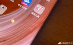 Questo potrebbe essere l'Axon 40. (Fonte: Bald Panda via Weibo)