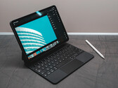 Apple potrebbe espandere la gamma di iPad Pro a tre dimensioni, come la serie Galaxy Tab S di Samsung. (Fonte: Ernest Ojeh)