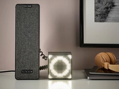 Il SYMFONISK / FREKVENS di IKEA combina un altoparlante Wi-Fi con una luce che può lampeggiare a tempo di musica. (Fonte: IKEA)