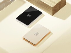 Il nuovo powerbank Bang & Olufsen supporta la ricarica USB-C da 20 W e la ricarica wireless da 15 W