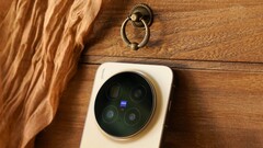 Il Vivo X300 Pro sarà presentato ufficialmente oggi a Vienna. Recenti fughe di notizie suggeriscono prezzi ancora più alti rispetto all'Oppo Find X9 Pro. (Fonte immagine: Weibo)