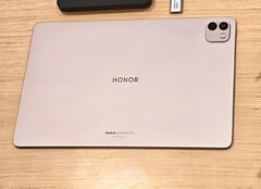 È stata presentata una nuova variante del tablet Honor MagicPac 3 Pro con un display OLED da 12,3 pollici.